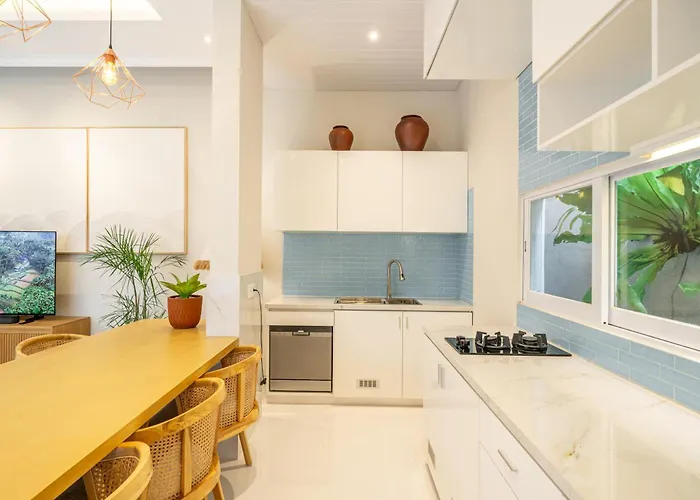 Modern Designer Canggu, Private Pool, Ricefield Views, Family And Group Villa